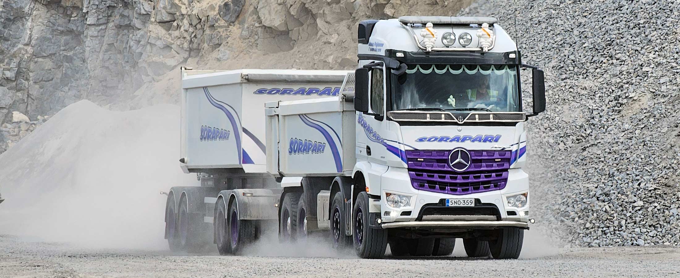 Kivi- ja maa-ainesten kuljetukset kasettiyhdistelmällä