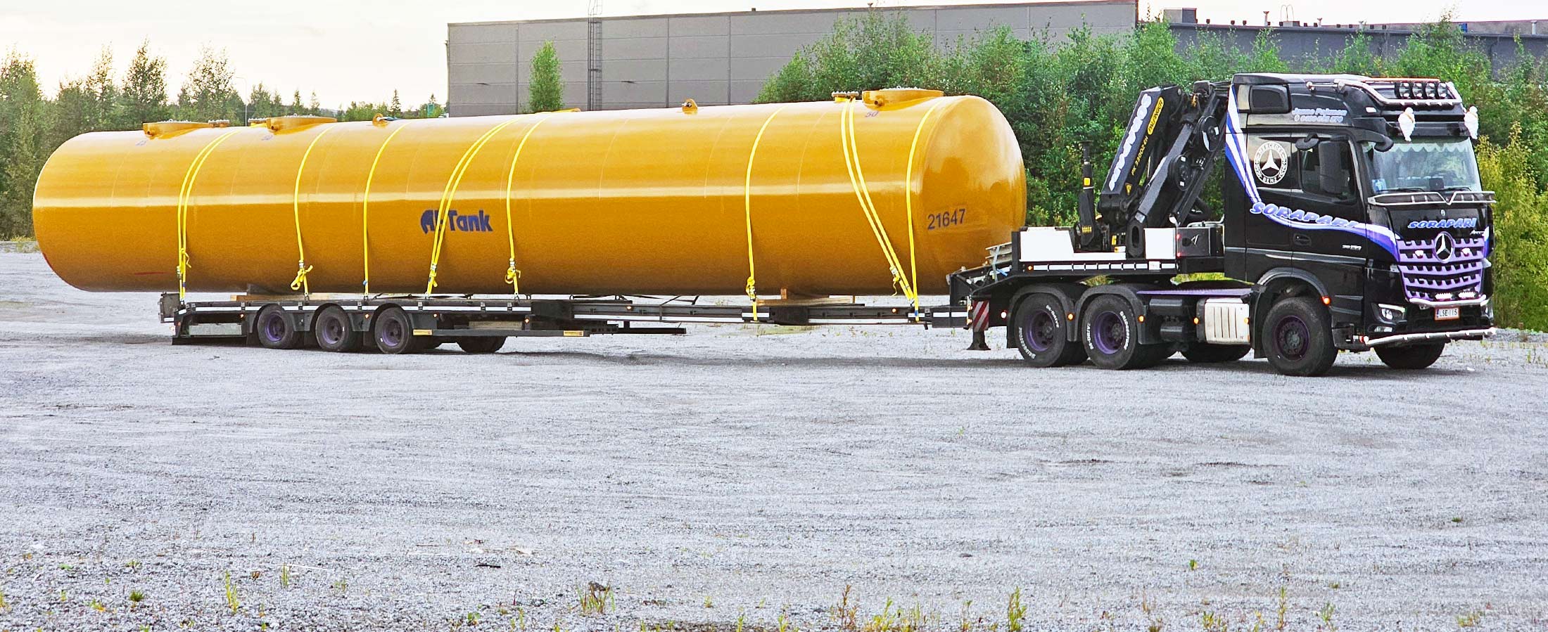 Pitkät erikoiskuljetukset lavetilla